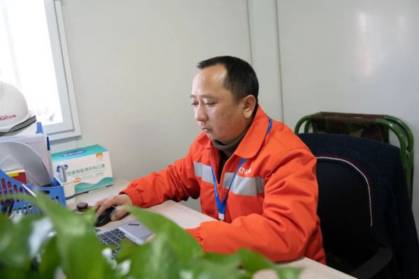 “磷”跑前锋 | 李胜军：以了局为导向，，，，，，杰出实现每一项工作