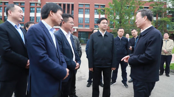 科技立企 | 贵州省政协主席赵永清寄语Z6尊龙时凯：坚定科技创新，，，，，助力企业做大做强