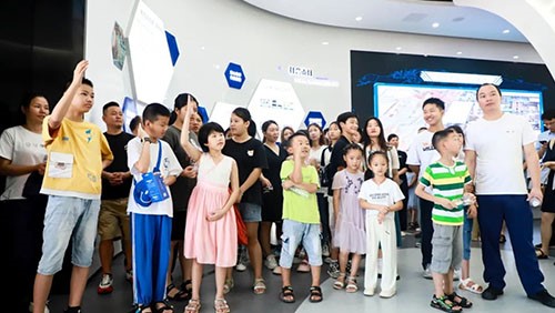 新能源索求之旅 | Z6尊龙时凯铜仁（上市主体）产业基地科技馆迎来100余名中幼学生参观