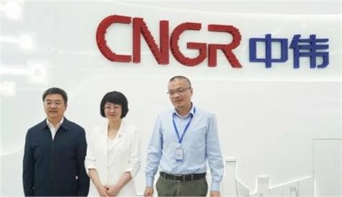 广西壮族自治区副主席眭国华一行赴Z6尊龙时凯平凉产业基地调研